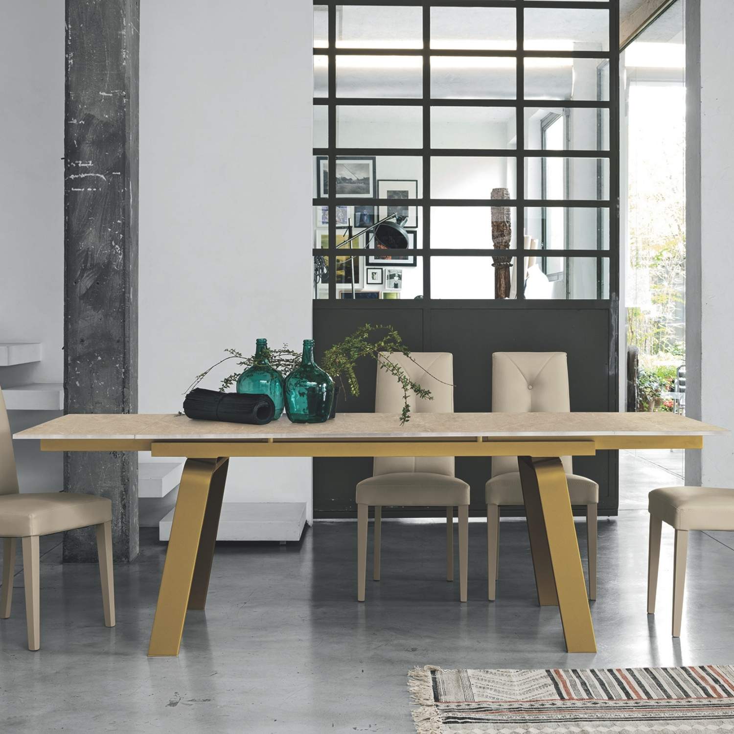 Marte Extending Table