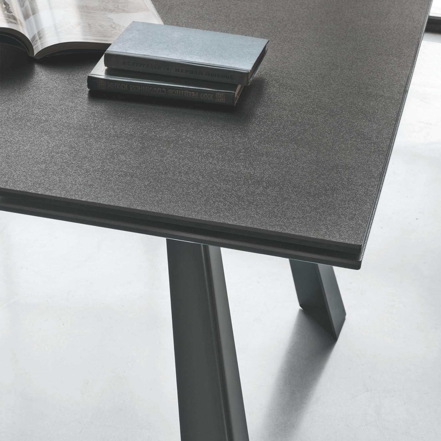 Ponente Extending Table